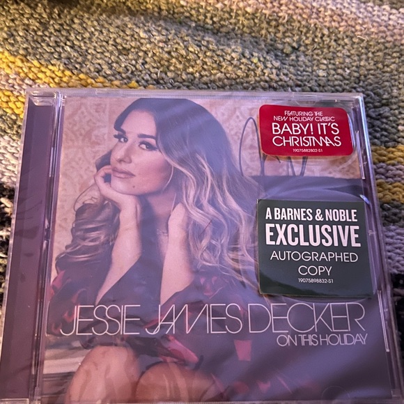Jessie James Decker “On This Holiday” CD - Picture 2 of 2